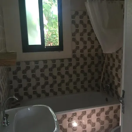 Maison Jardin Piscine 3 Chambres 4 Lits Doubles A 15 Minutes De La Plage Holiday home *